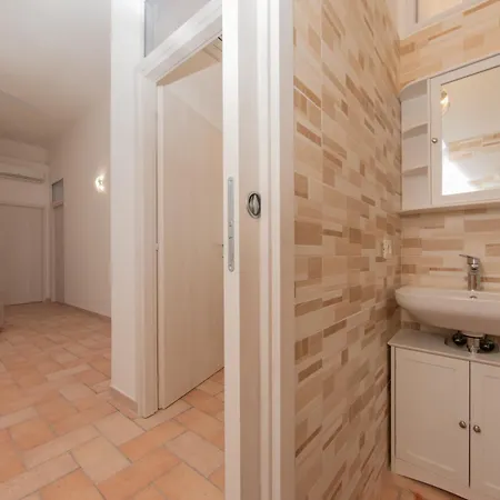 Pavone Bianco דירה