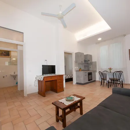 Pavone Bianco * טבוליה