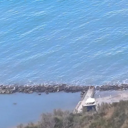 Pavone Bianco דירה